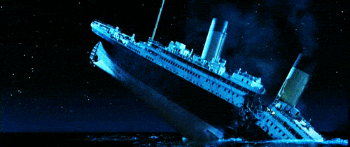 gif af Titanic-vrag, der knækker midt over